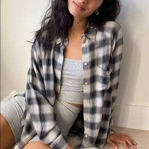 Aritzia Wilfred Free Boyfriend Button Up Shirt
